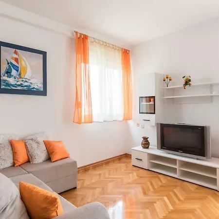 Apartment-center Of Apartamento