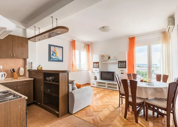 Apartment-center Of Lägenhet