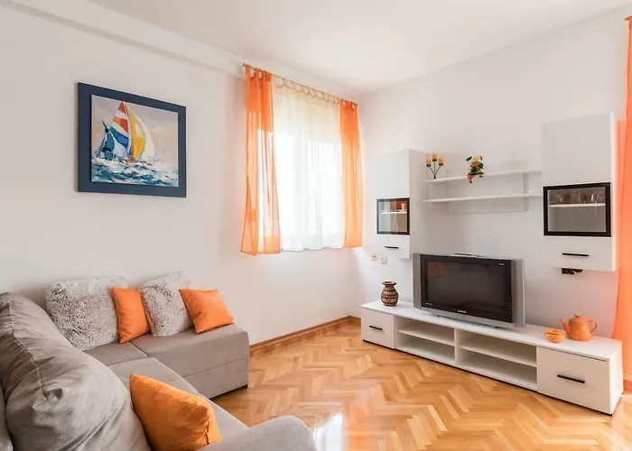 Apartment-center Of Lägenhet