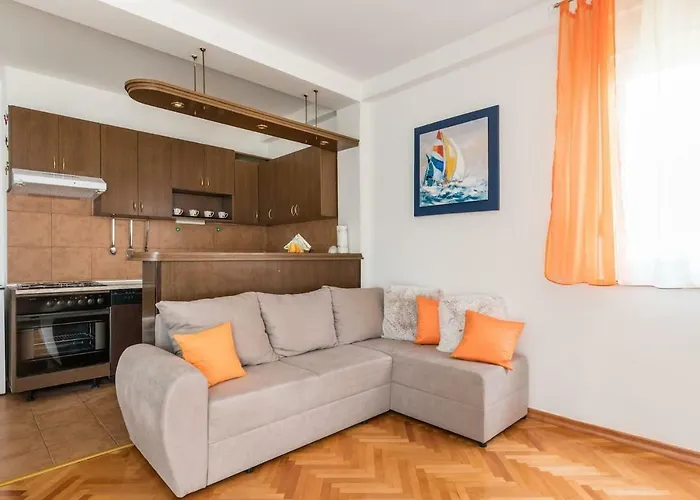 Apartment-center Of Lägenhet